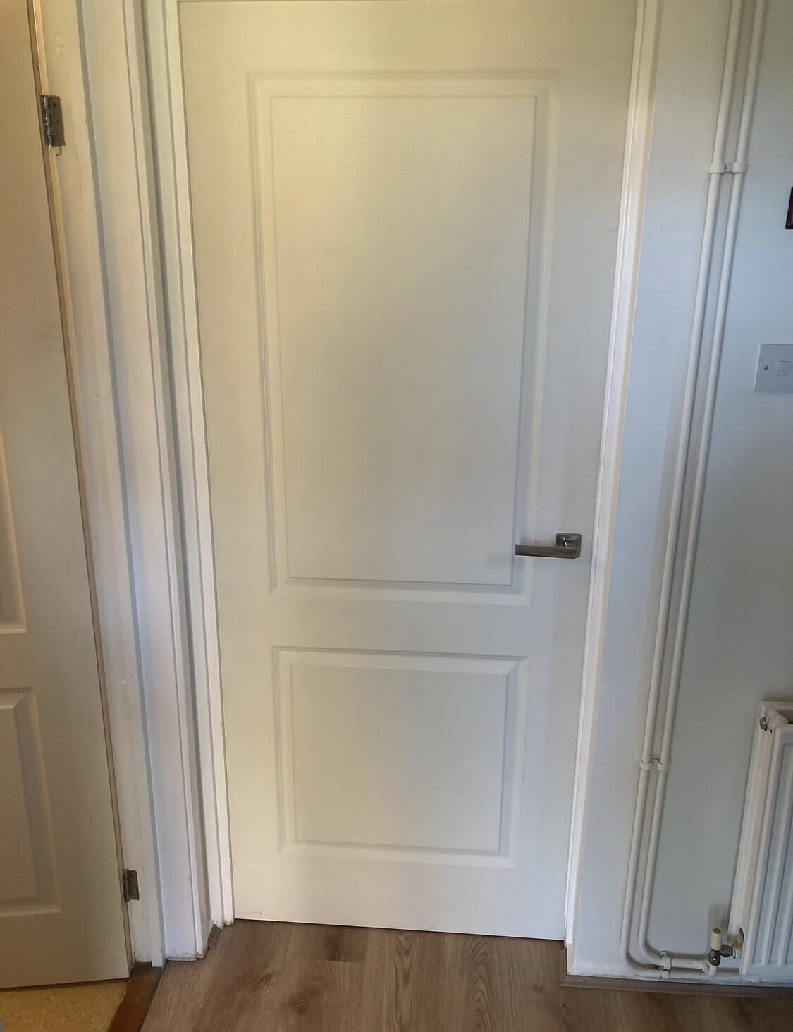 1981x686x44mm (27") White Smooth 2 Panel Internal Doors
